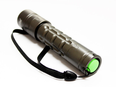 Cree U2強光手電Uniquefire C108S 特價熱銷，家居保電子品質之選
